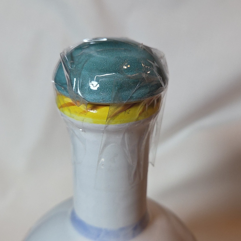 Mario Sambuco OLIO Hand-Painted Ceramic Bottle with Dragon Motif. - Picture 3 of 4